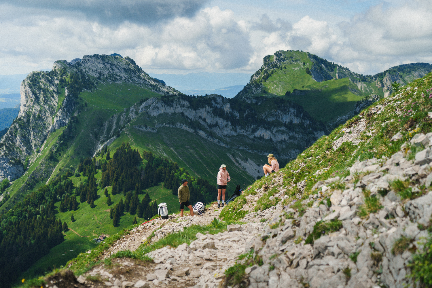 AYAQ: ropa técnica de montaña para los amantes de las actividades al aire libre más exigentes